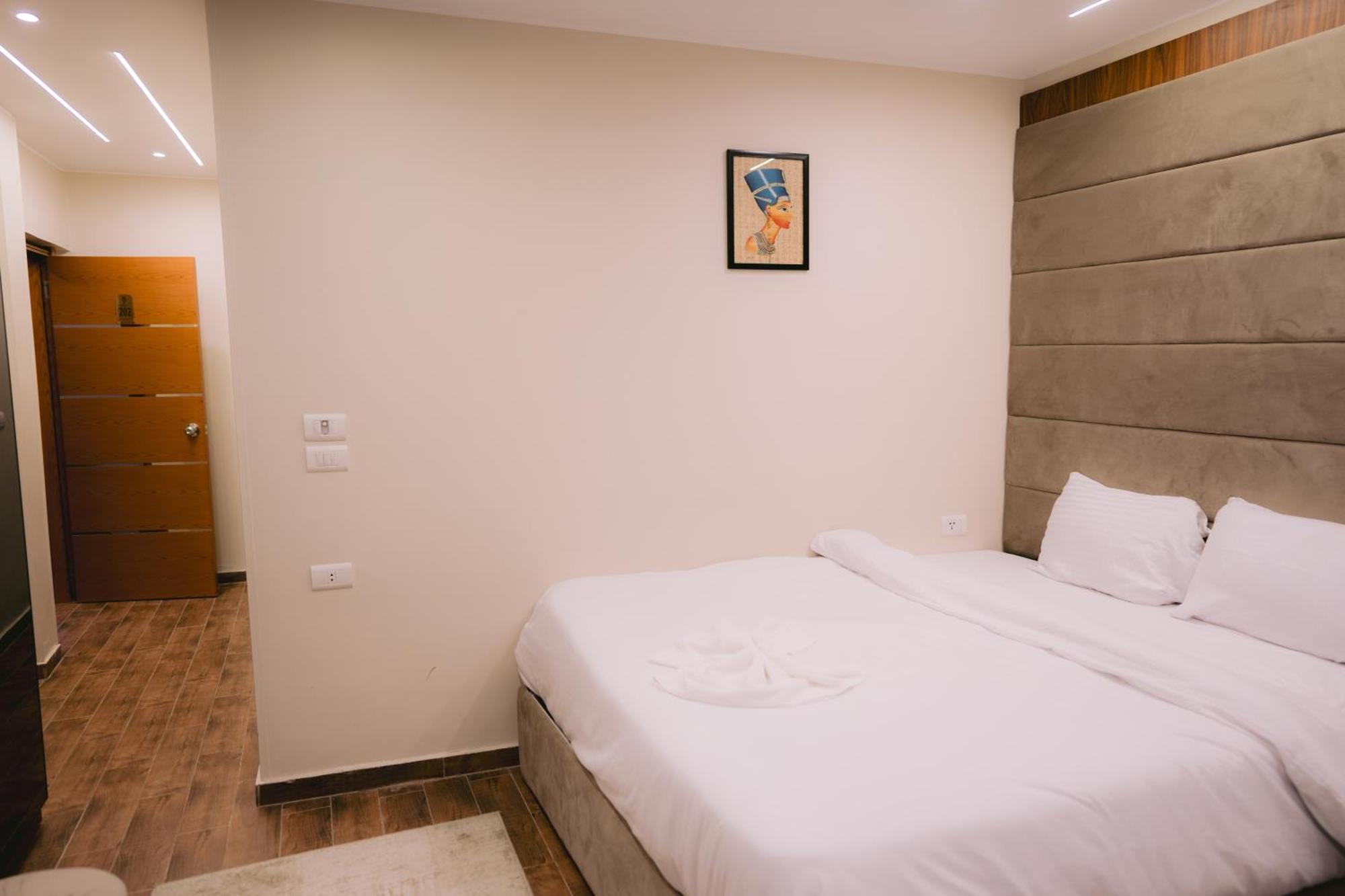 Tuya Pyramids Inn Kafret el-Gabal Extérieur photo